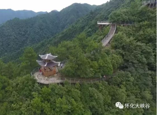 特色游步道-悬崖栈道