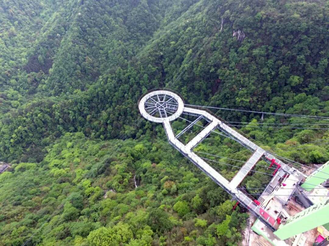 湖南旅游开发公司,怀化旅游开发公司,怀化峡谷探幽,怀化石林花山植物园