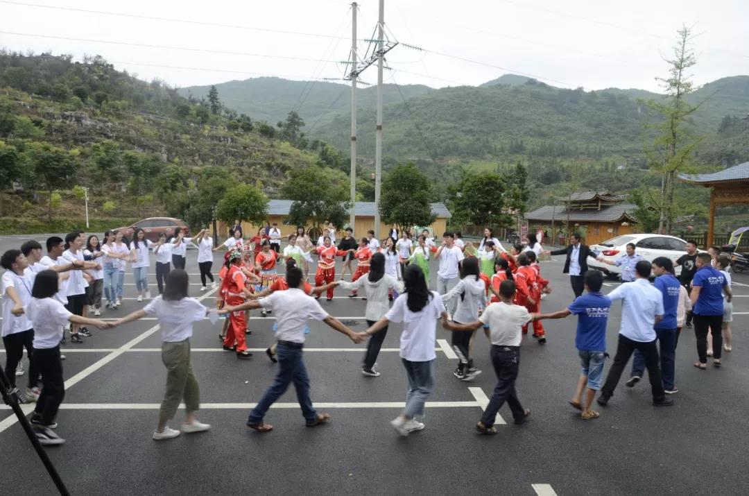 湖南旅游开发公司,怀化旅游开发公司,怀化峡谷探幽,怀化石林花山植物园